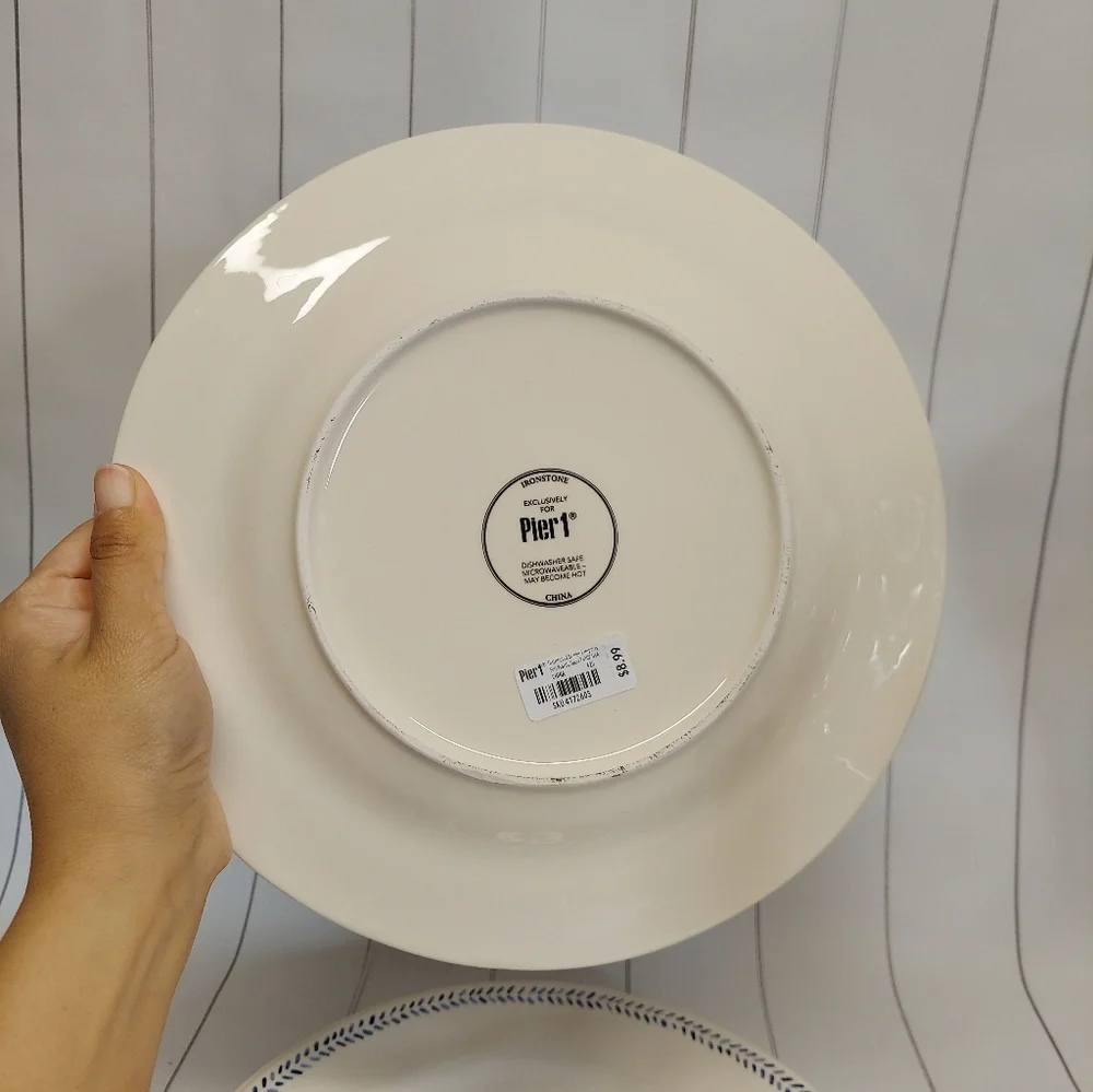 NWOT 2 Pier 1 Blue and White Leaf Trim Plates